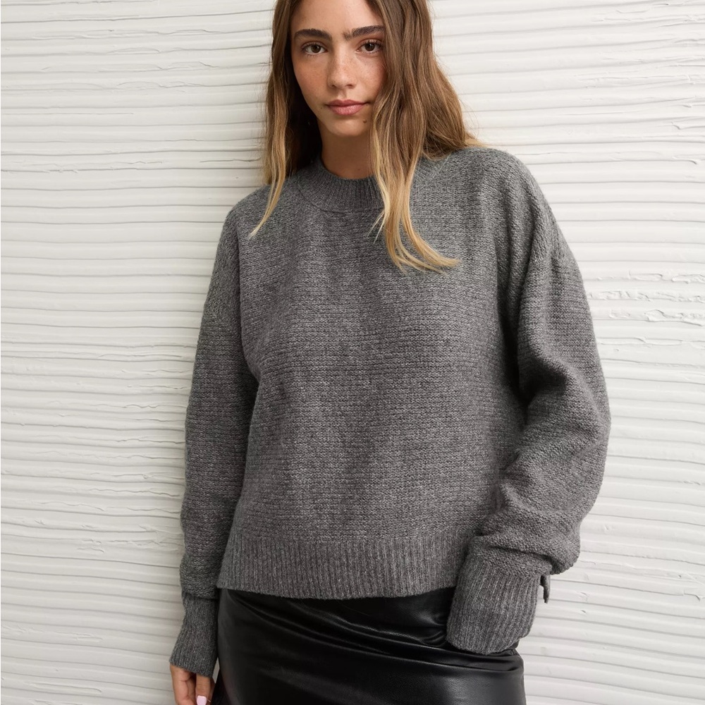 Women’s American Eagle ‘Whoa So Soft’ Gray Crew neck sweater Size Medium SO SOFT - Picture 2 of 14